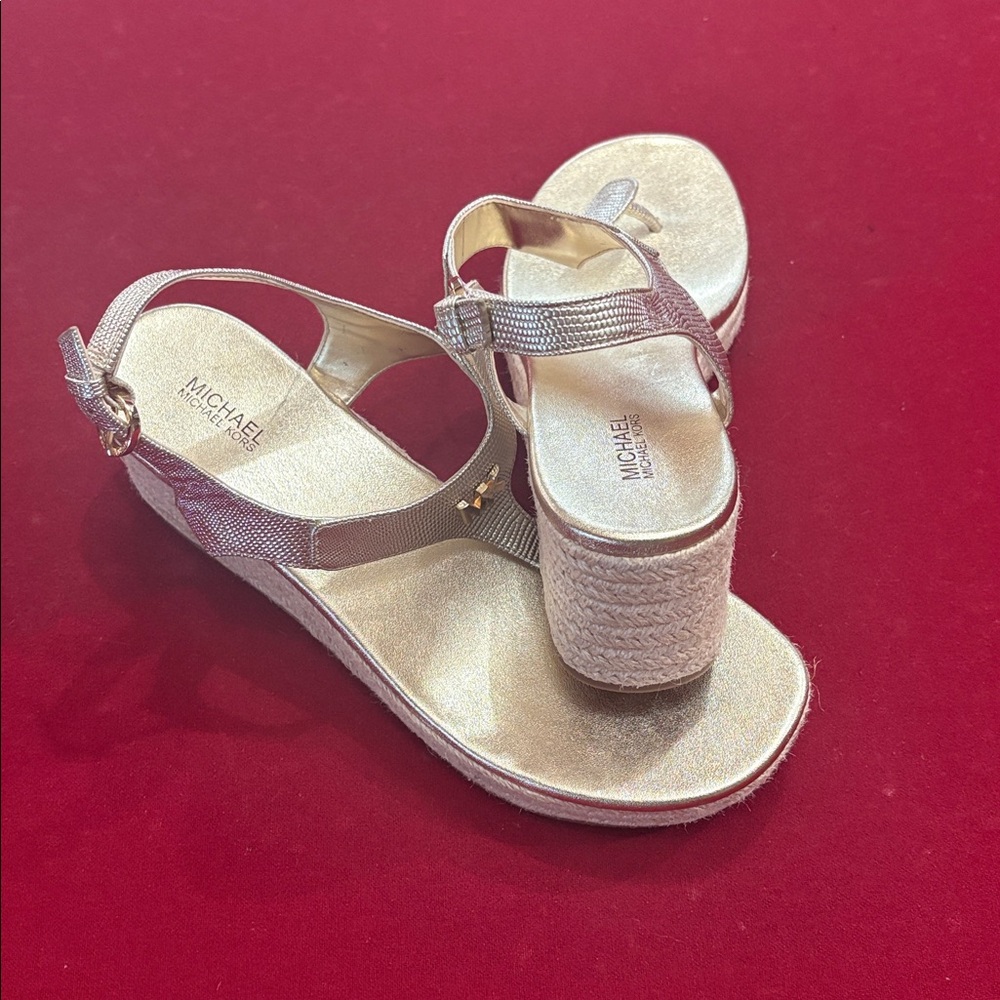 Michael Kors Metallic gold Sandals - Picture 7 of 10